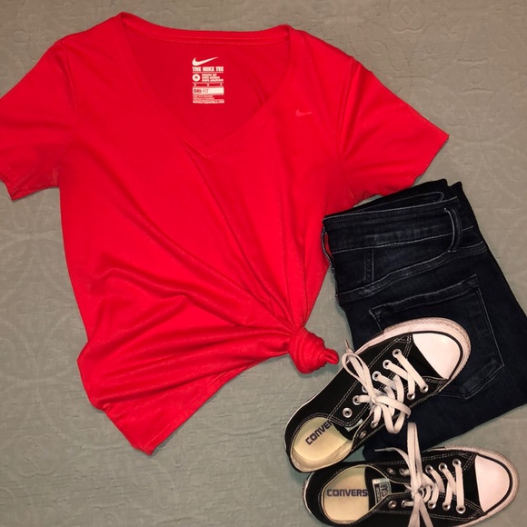 nike red shirt womens